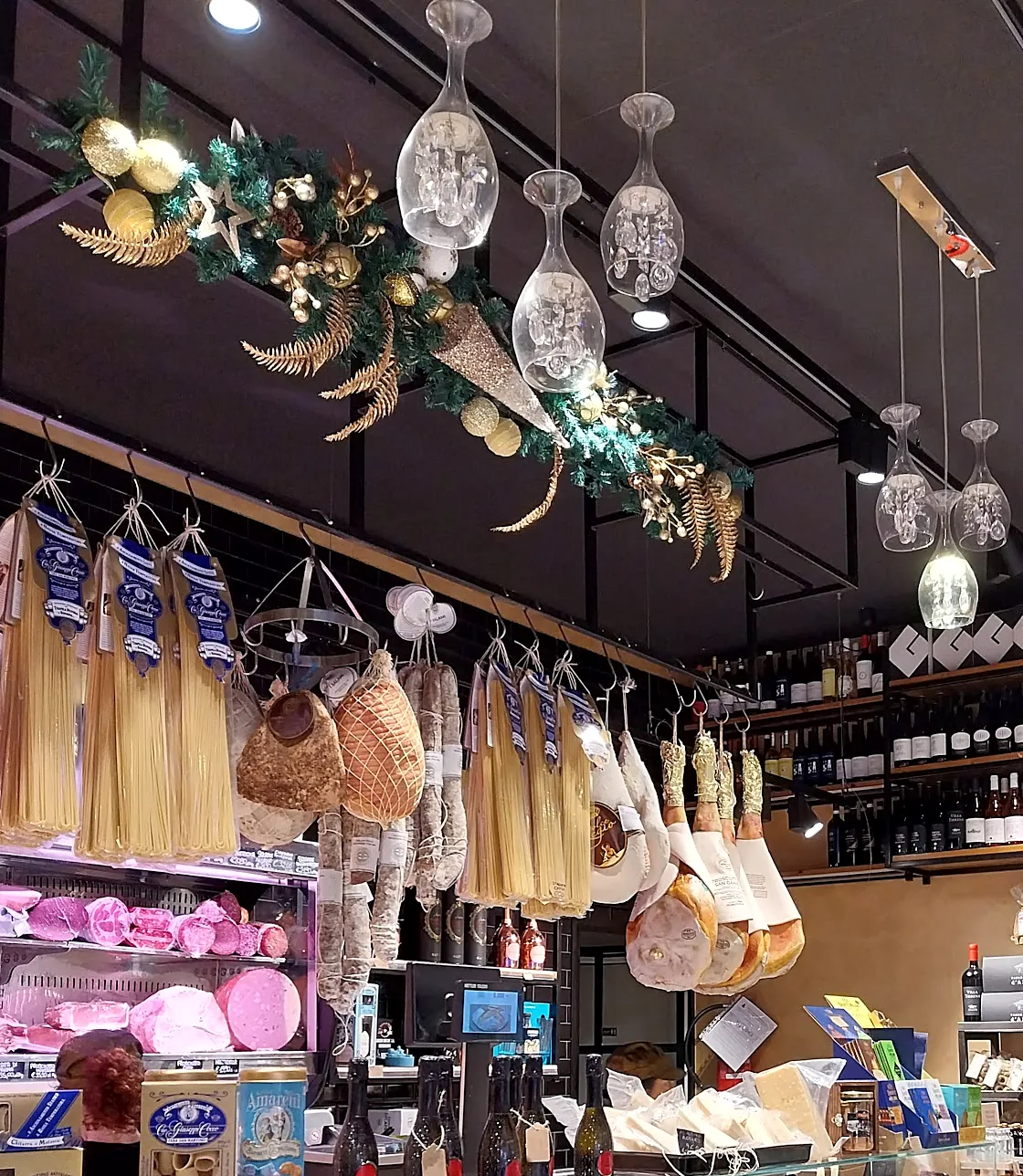 Hot counter & Italian deli